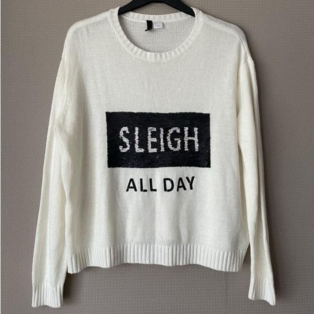H&M Reversible White and Black Sweater